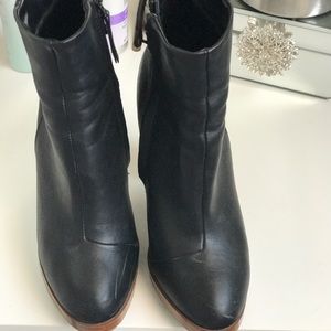 Steve Madden black bootie wooden heel